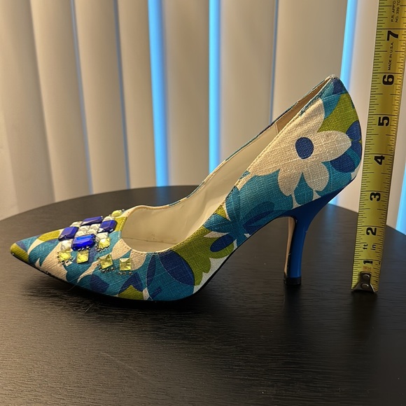 J. Renee Gizmo Heels - Picture 5 of 6